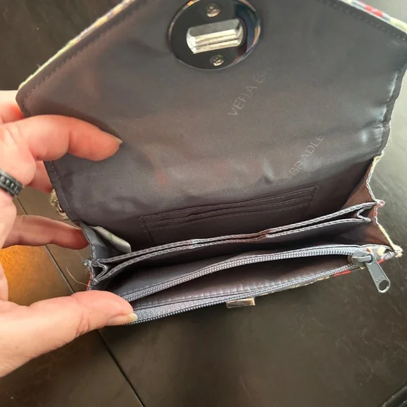 Vera Bradley Nomadic Floral wallet/wristlet - Picture 2 of 4